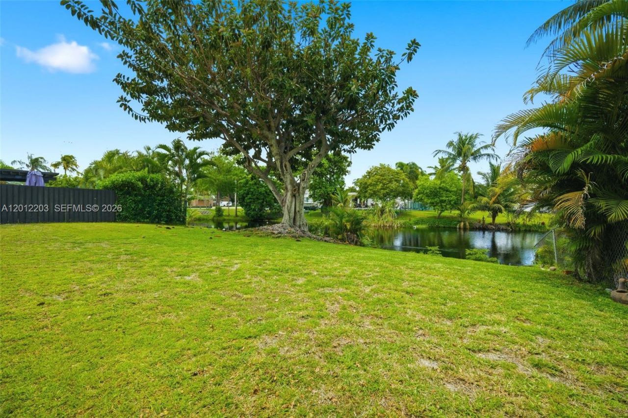 920 NW 92nd Ave , Pembroke Pines, FL 33024 Photo