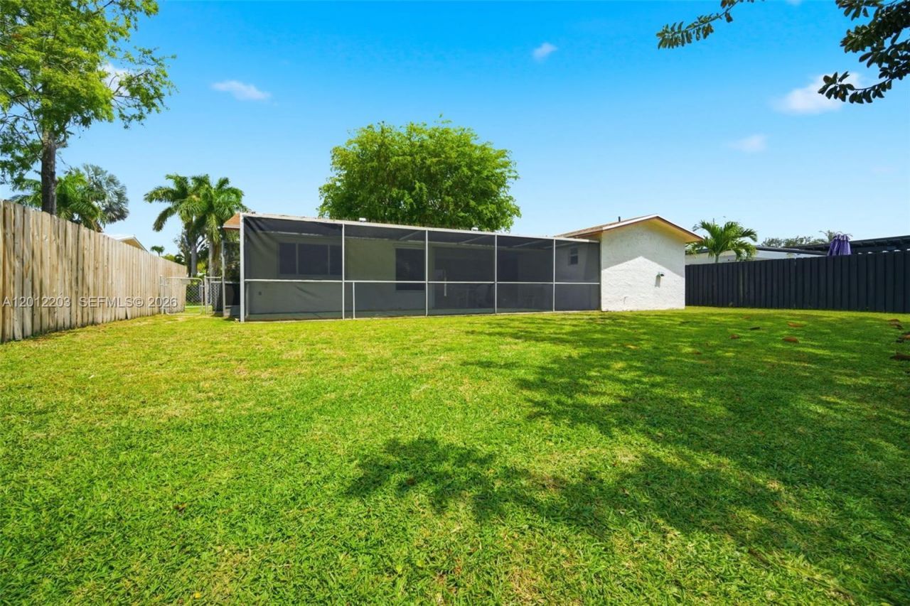 920 NW 92nd Ave , Pembroke Pines, FL 33024 Photo