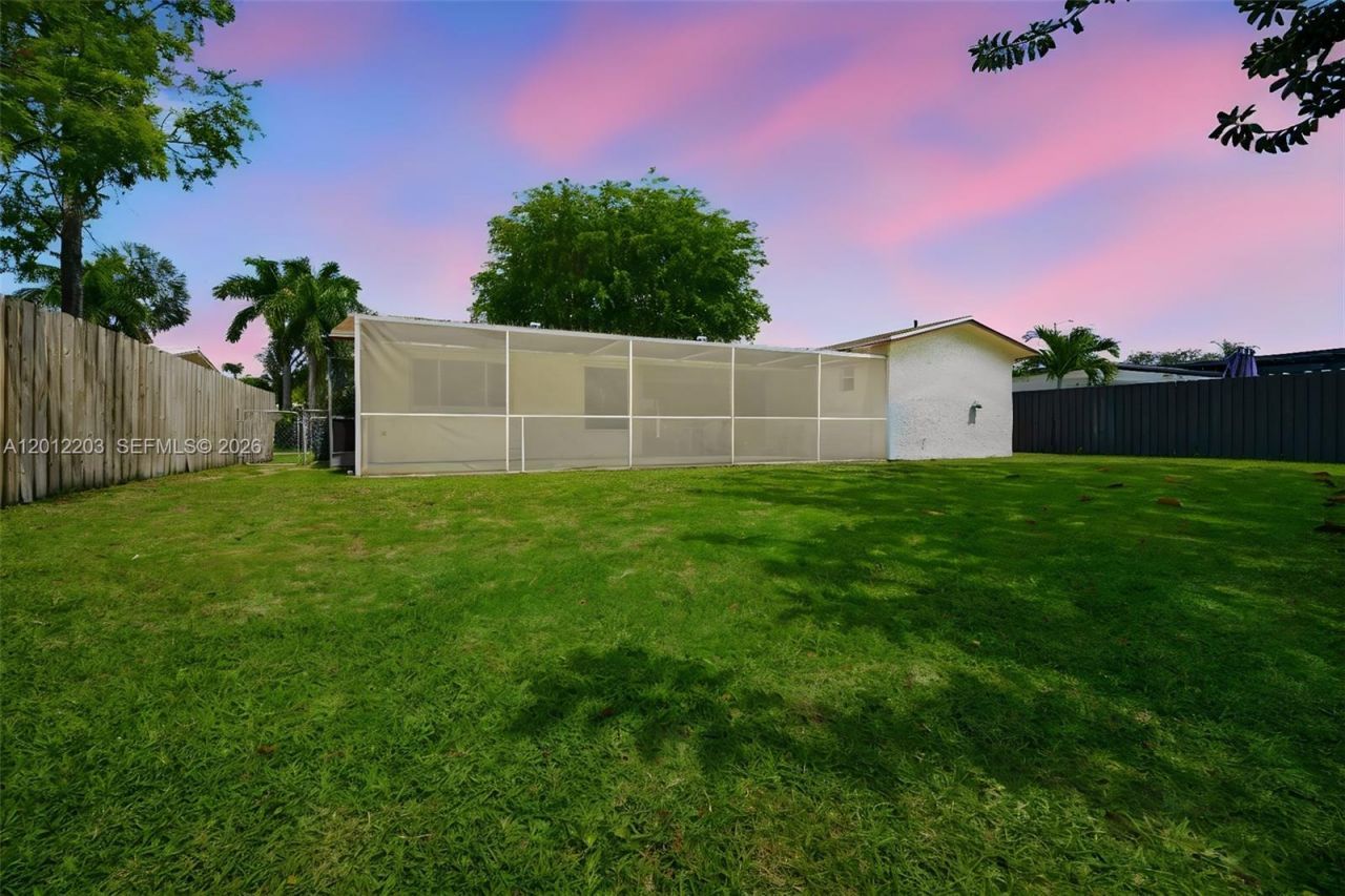 920 NW 92nd Ave , Pembroke Pines, FL 33024 Photo