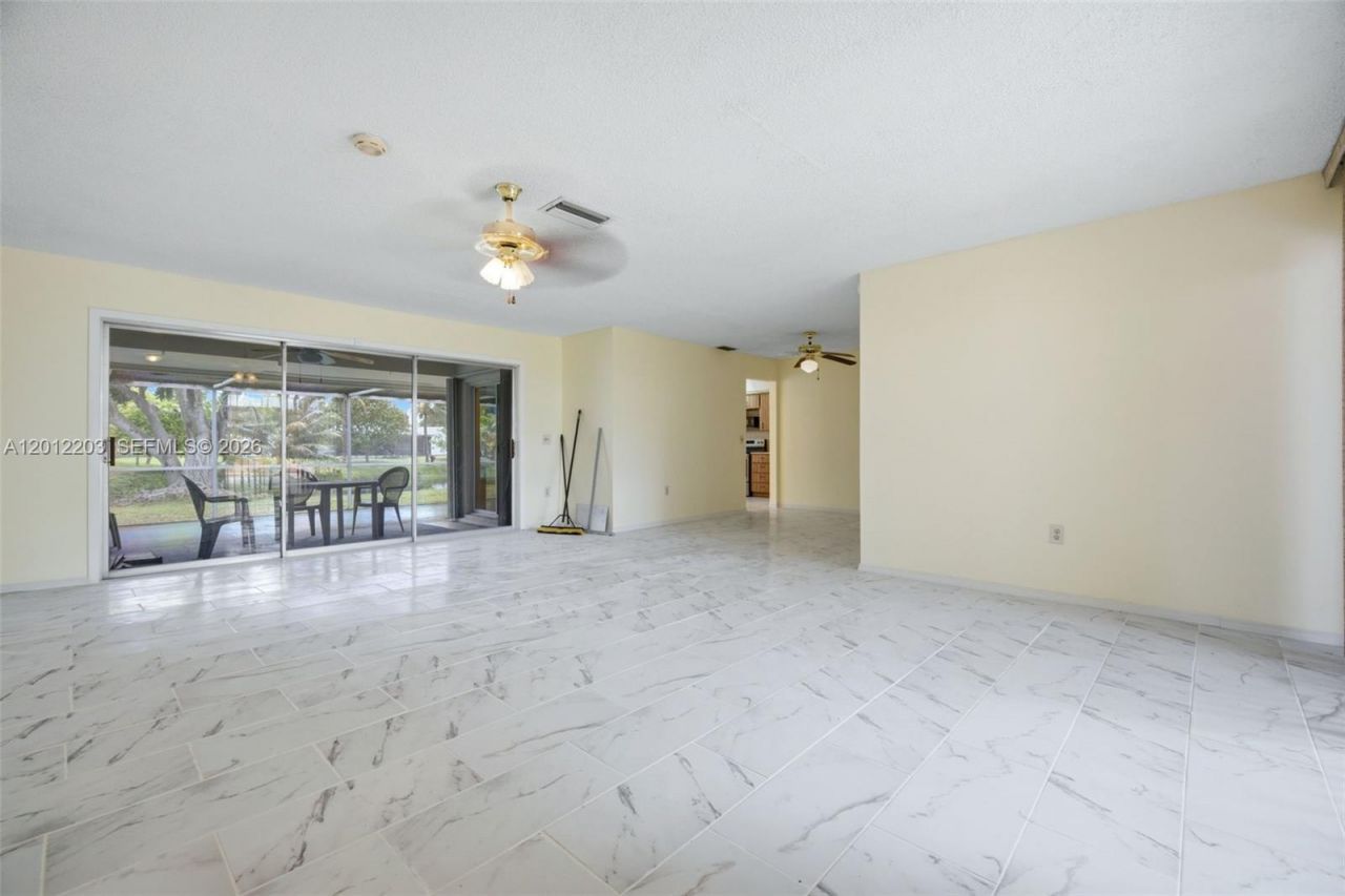920 NW 92nd Ave , Pembroke Pines, FL 33024 Photo