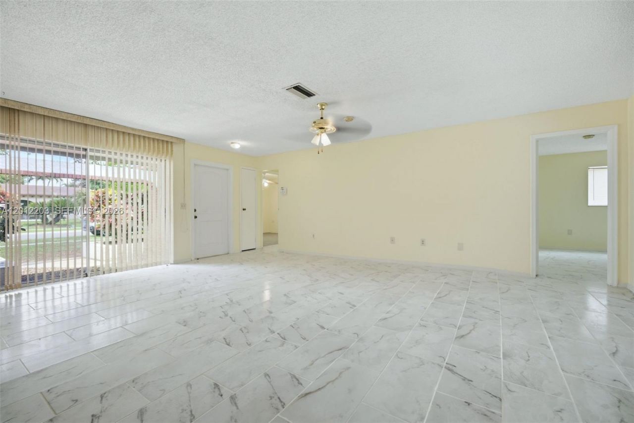 920 NW 92nd Ave , Pembroke Pines, FL 33024 Photo