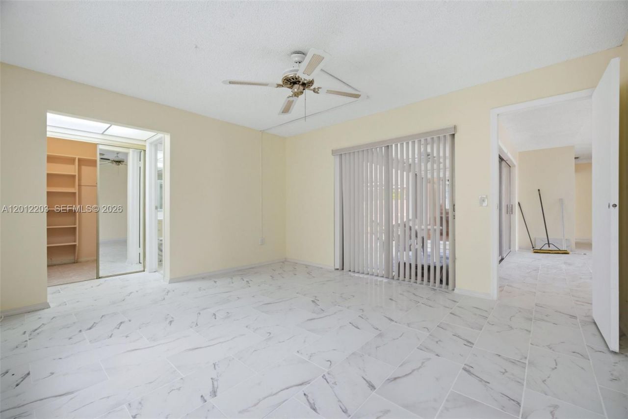 920 NW 92nd Ave , Pembroke Pines, FL 33024 Photo