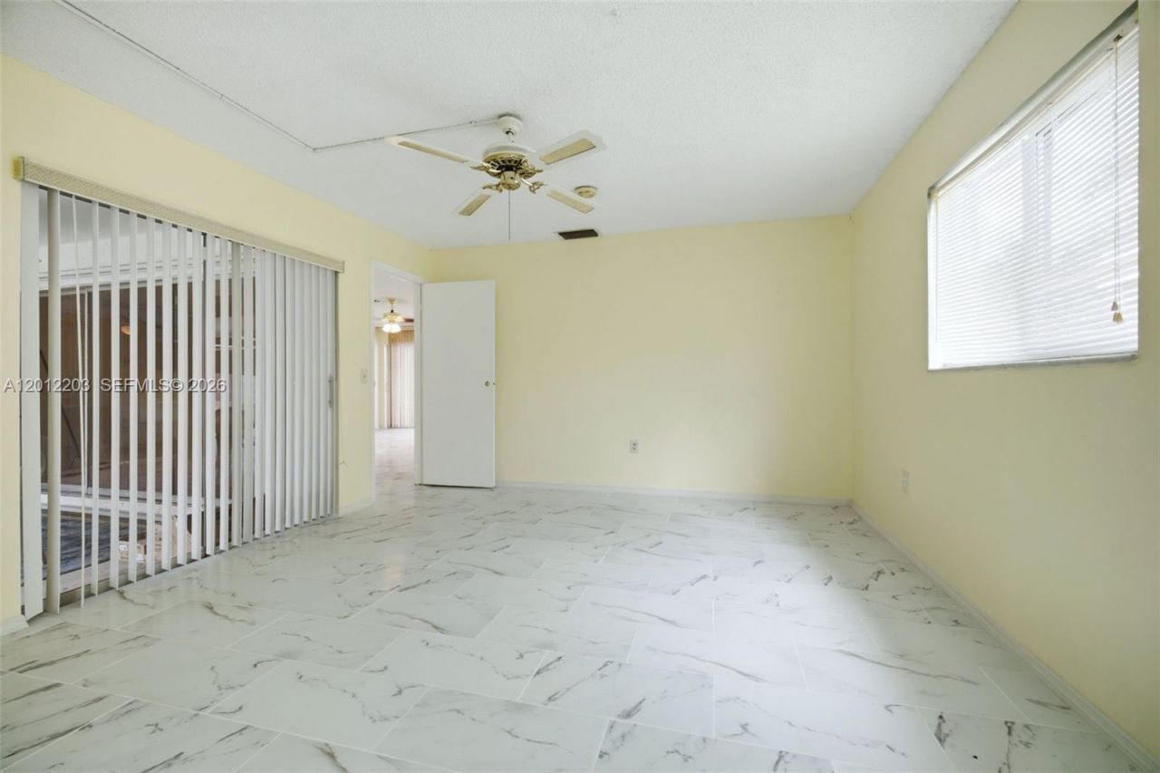 920 NW 92nd Ave , Pembroke Pines, FL 33024 Photo