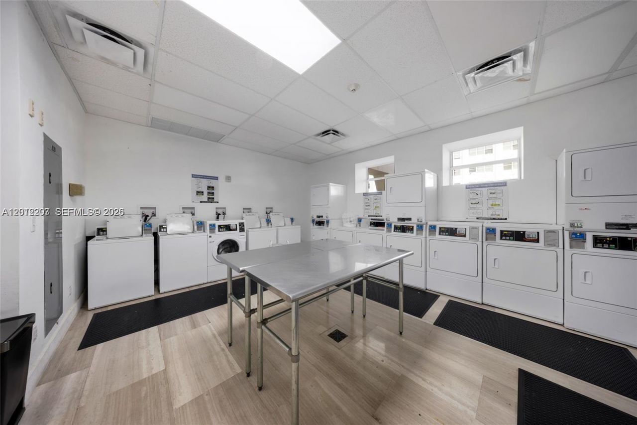 1228 West Ave, Unit 402, Miami Beach, FL 33139 Photo