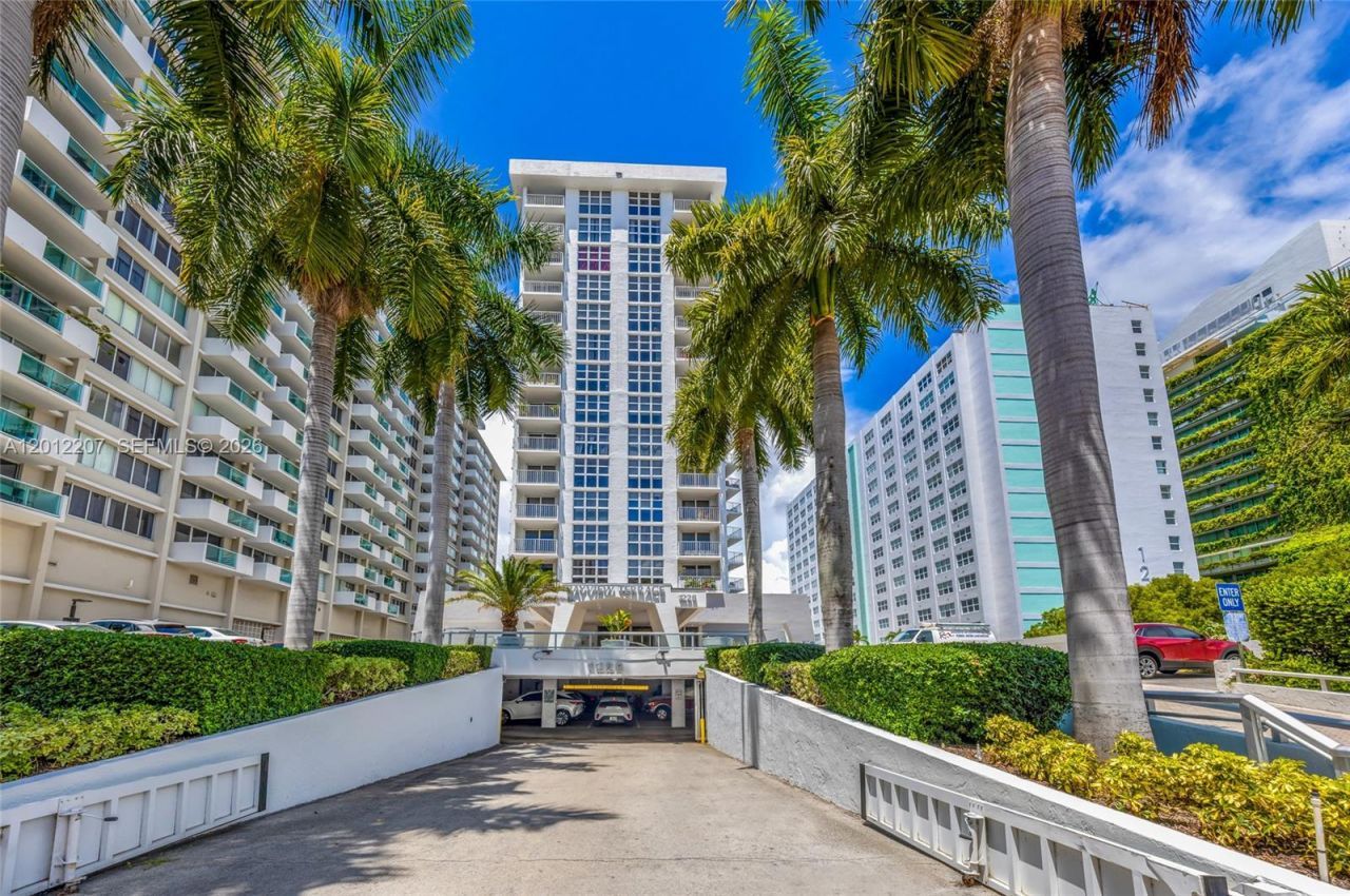 1228 West Ave, Unit 402, Miami Beach, FL 33139 Photo
