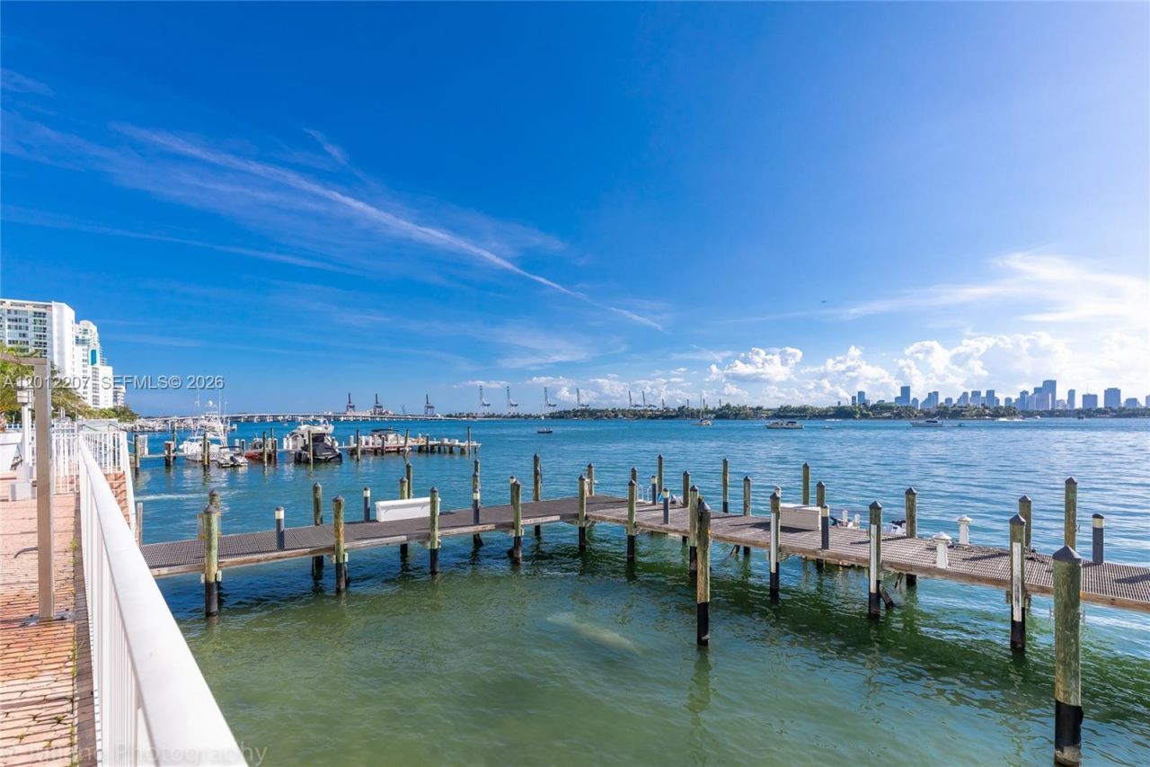1228 West Ave, Unit 402, Miami Beach, FL 33139 Photo