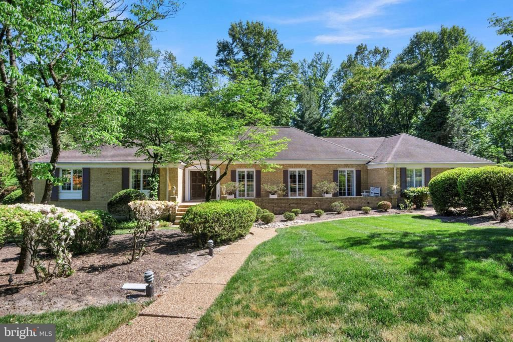 35 Whittakers Mill Road, Williamsburg, VA 23185 Main Photo