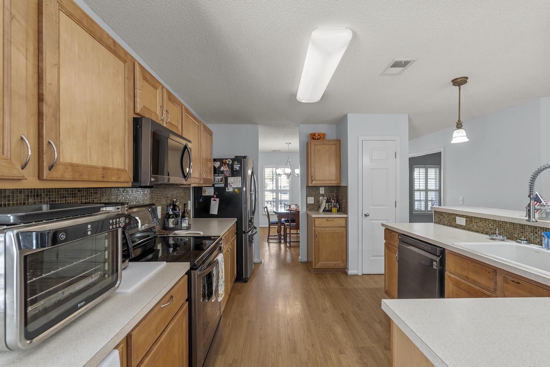 332 Southport Drive Photo 11