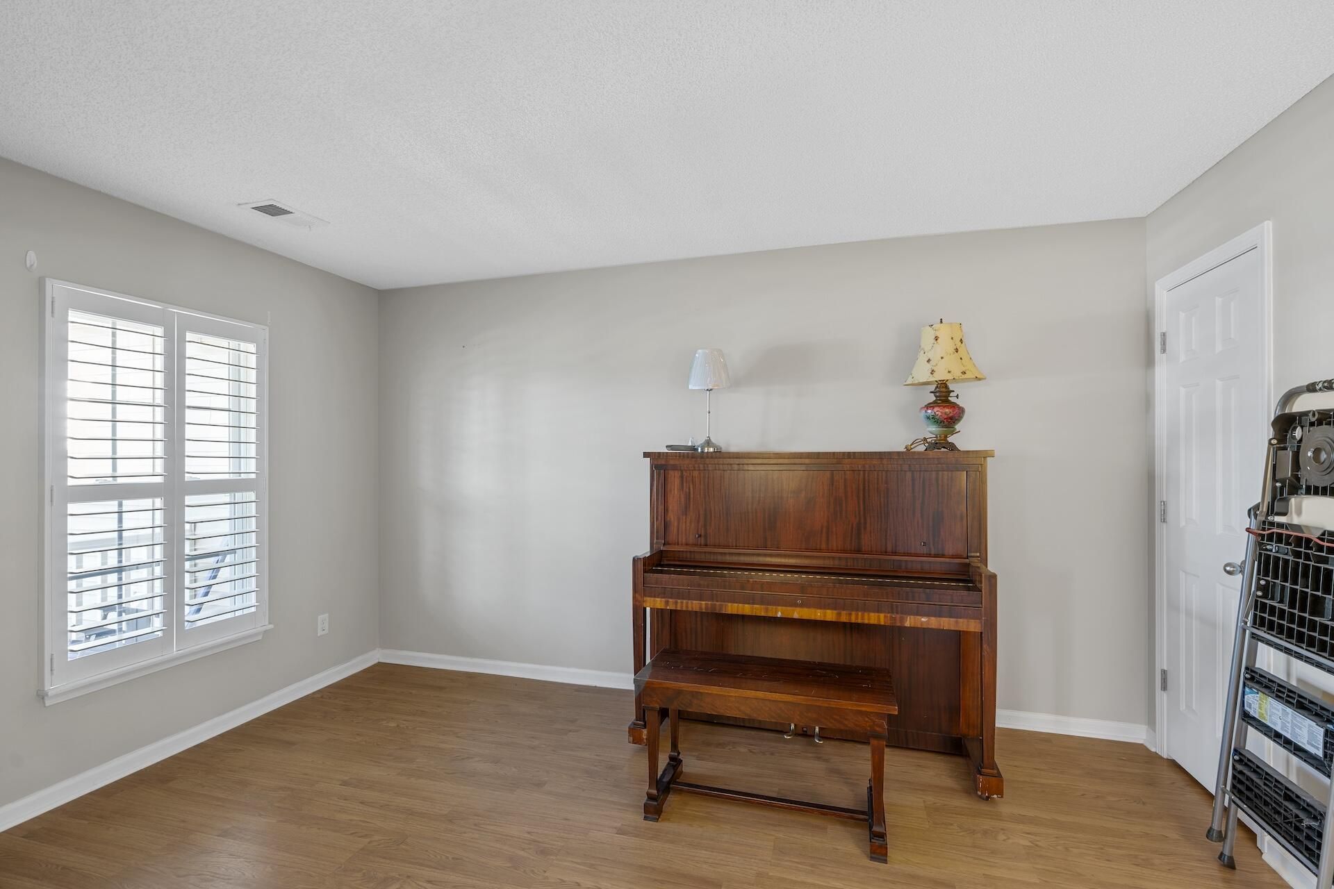 332 Southport Drive Photo 7