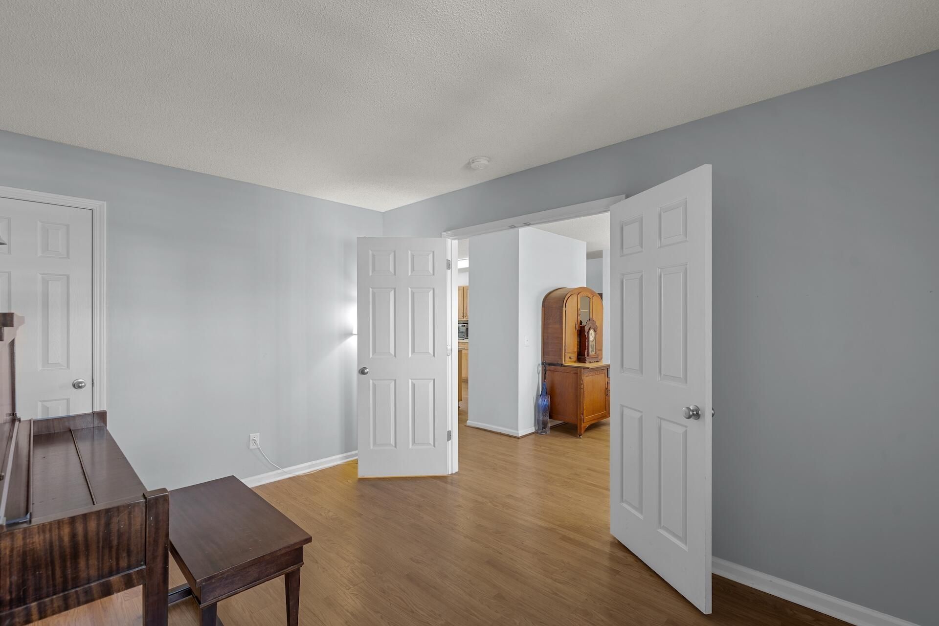 332 Southport Drive Photo 8