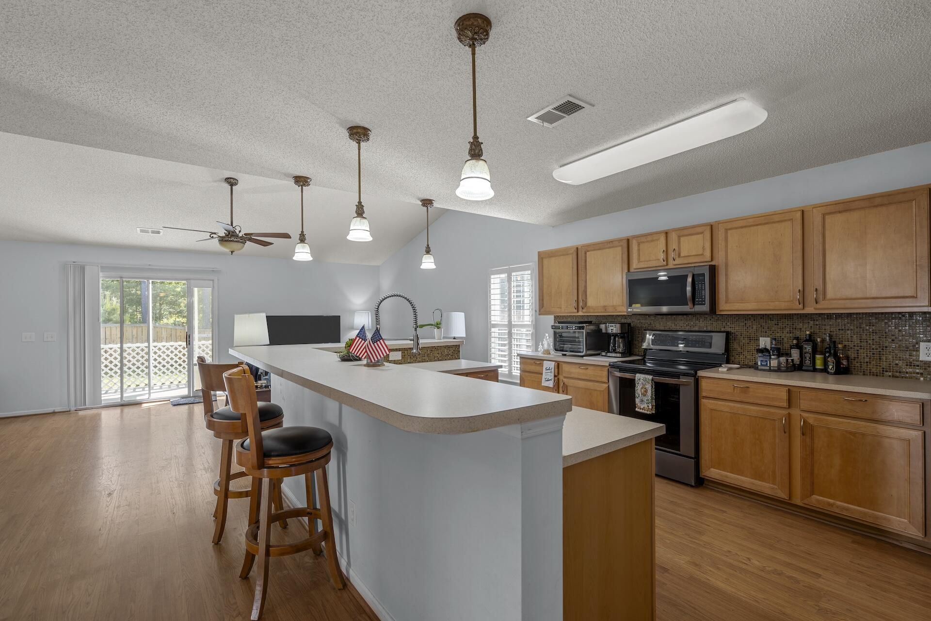 332 Southport Drive Photo 9