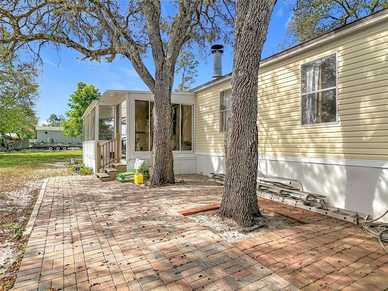 45750 Pine Street, Paisley, FL 32767 Photo