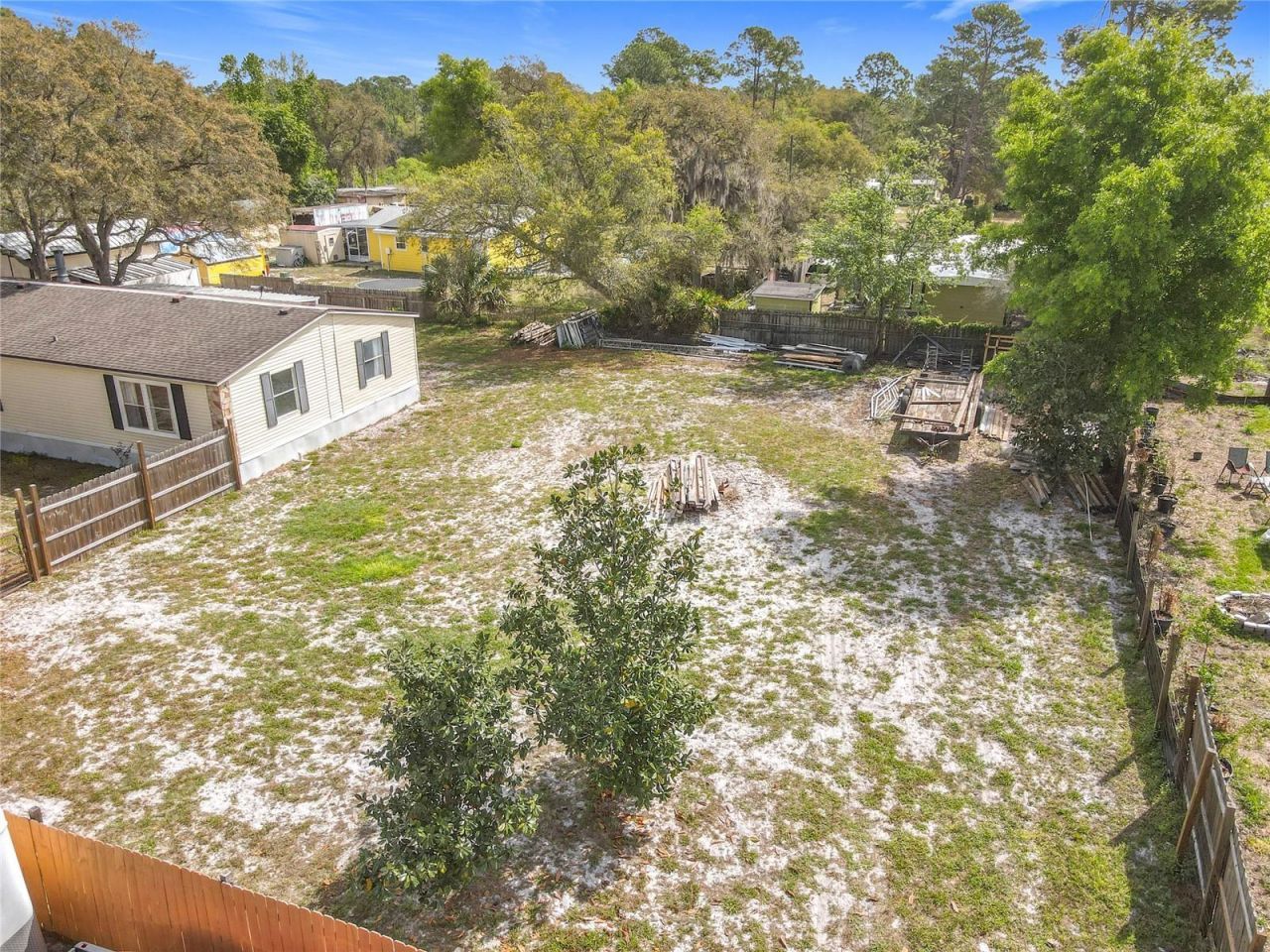 45750 Pine Street, Paisley, FL 32767 Photo