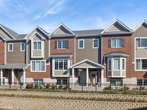 416 N Cass Avenue , Unit 4, Westmont, IL 60559