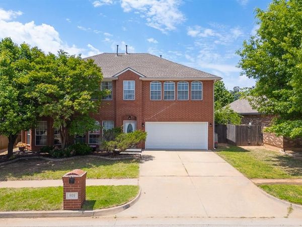 809 Ellsworth Avenue, Yukon, OK 73099