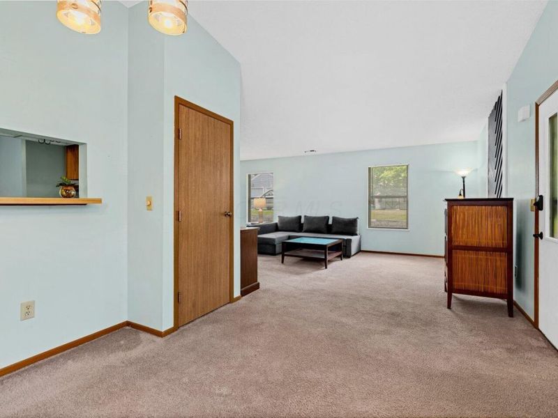 1303 Worthington Creek Drive, Unit 9, Columbus, OH 43085 Photo 11