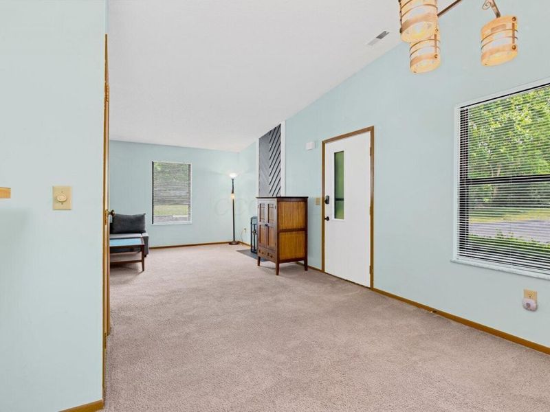 1303 Worthington Creek Drive, Unit 9, Columbus, OH 43085 Photo 12