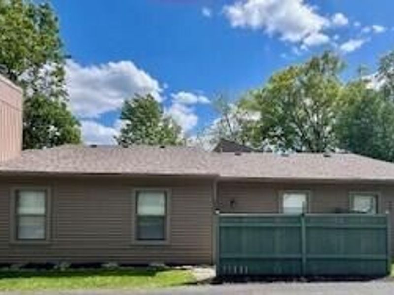 1303 Worthington Creek Drive, Unit 9, Columbus, OH 43085 Photo 3