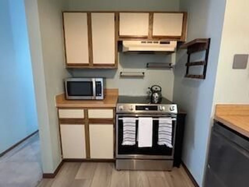 1303 Worthington Creek Drive, Unit 9, Columbus, OH 43085 Photo 9