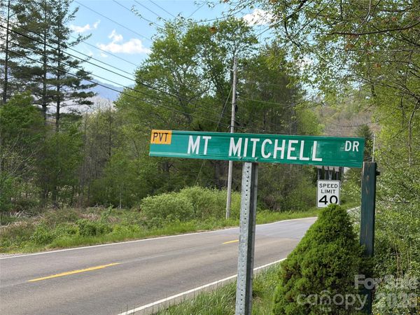 000 Mt. Mitchell Drive , Burnsville, NC 28714
