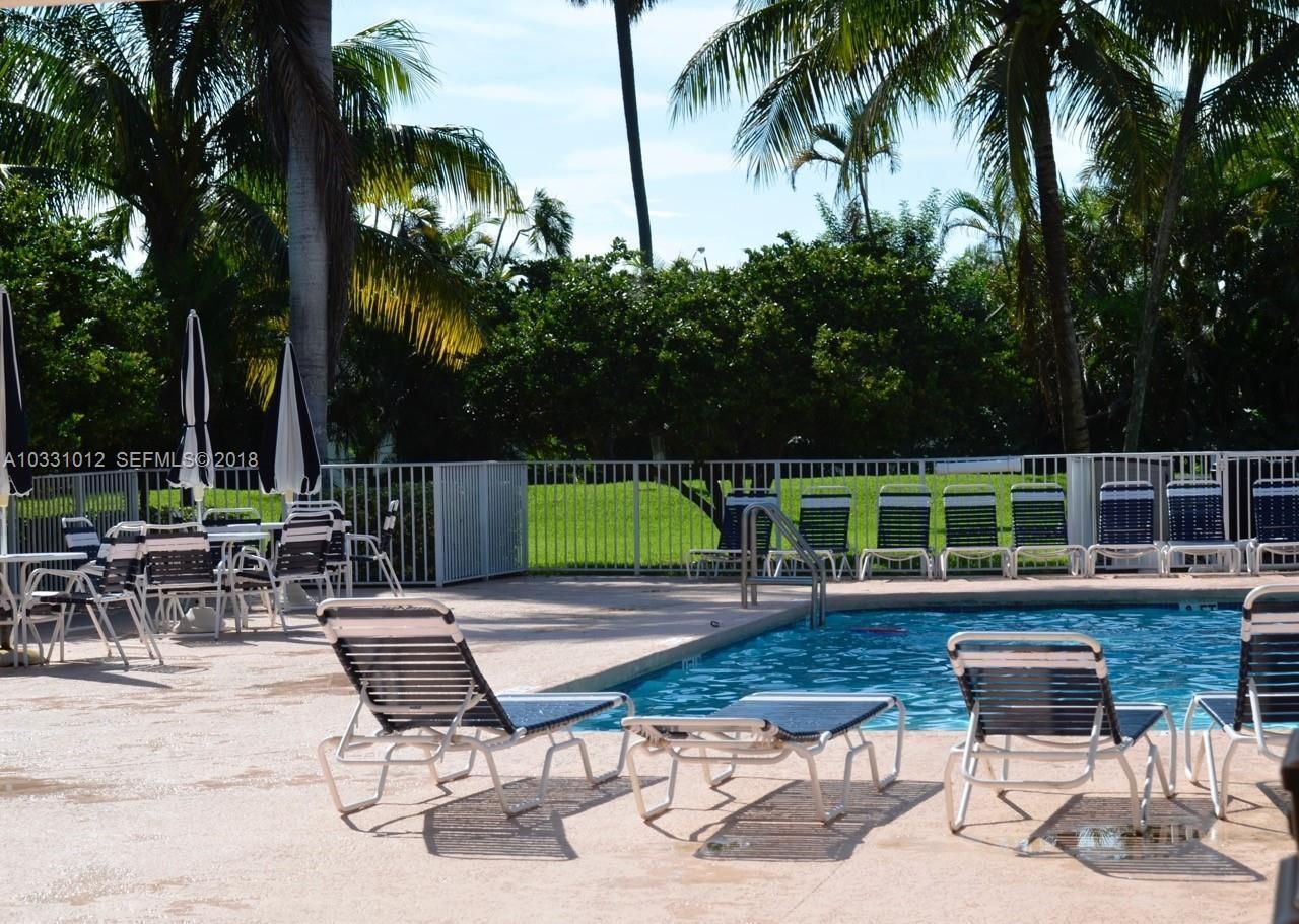 521 W Palm Aire Drive, Pompano Beach, FL 33069 Photo