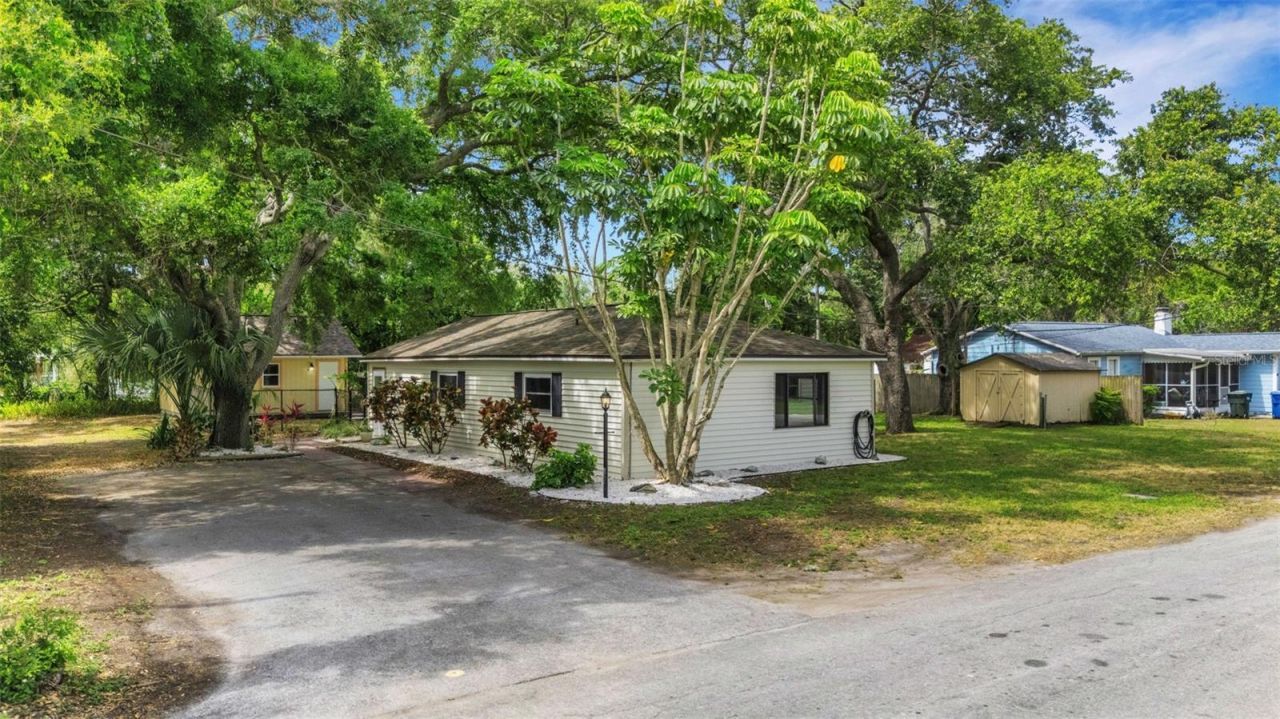 530 16th St NW , Largo, FL 33770 Main Photo