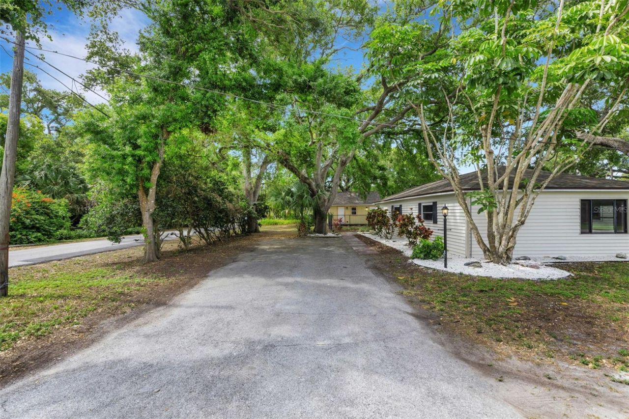 530 16th St Nw, Largo, FL 33770 Photo
