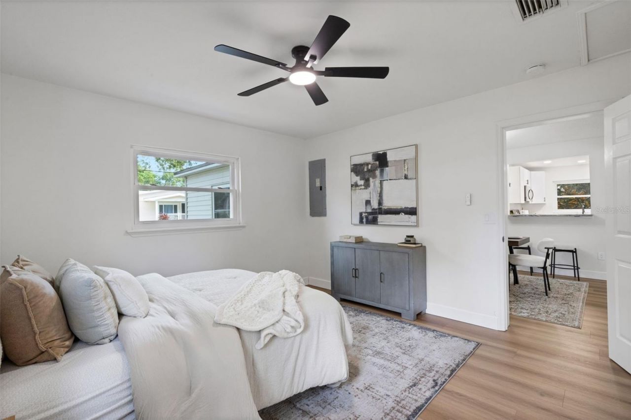 530 16th St Nw, Largo, FL 33770 Photo