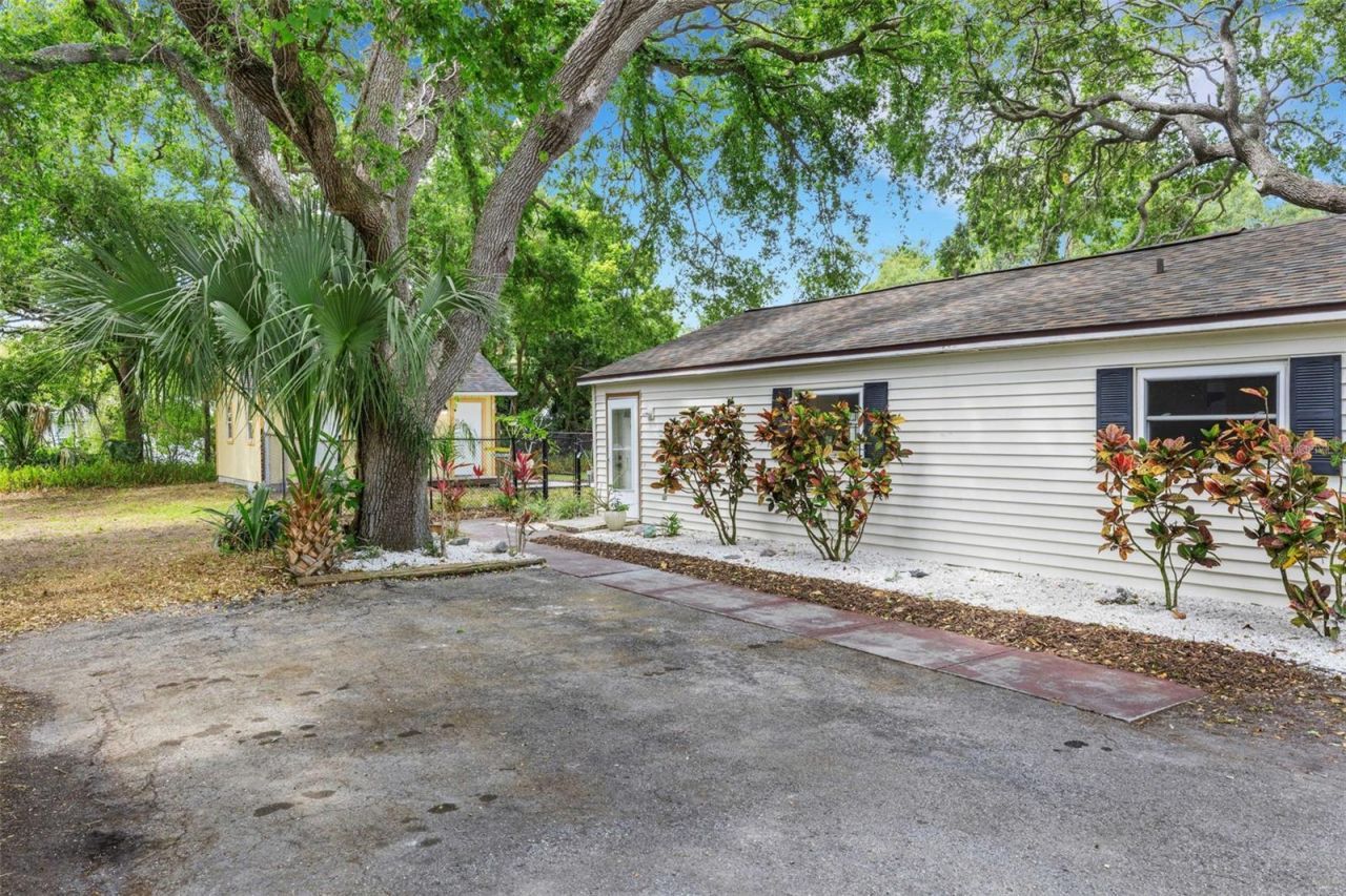 530 16th St Nw, Largo, FL 33770 Photo