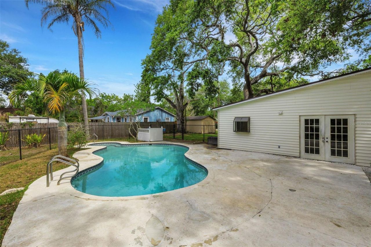 530 16th St Nw, Largo, FL 33770 Photo