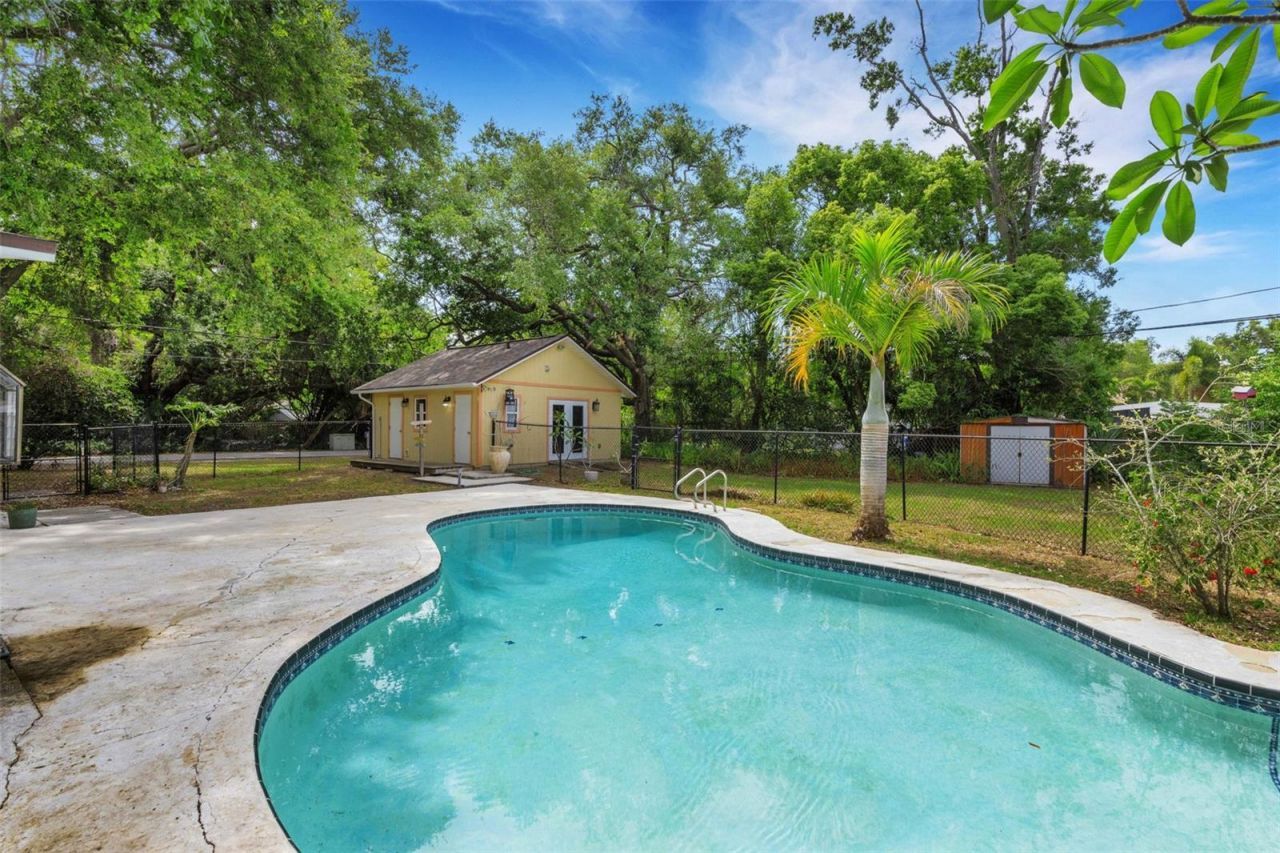 530 16th St Nw, Largo, FL 33770 Photo