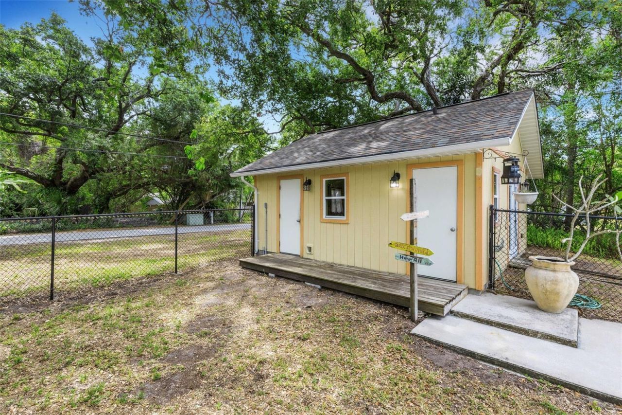 530 16th St Nw, Largo, FL 33770 Photo