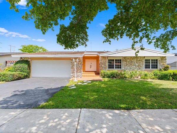 10325 SW 127th Ct , Miami, FL 33186