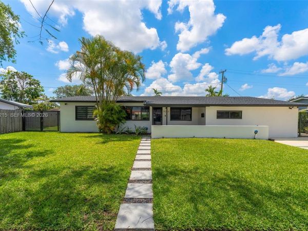 9250 SW 44th St , Miami, FL 33165