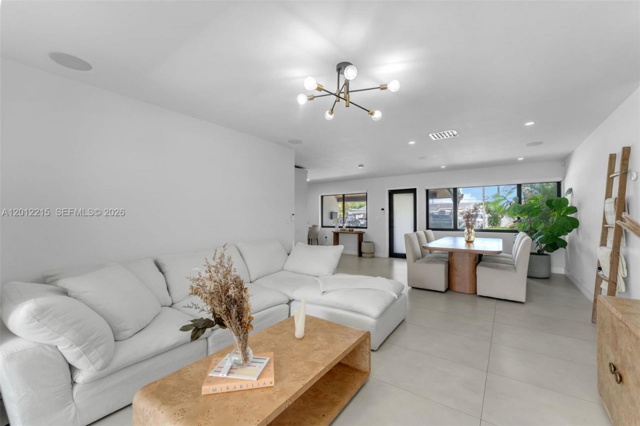 9250 SW 44th St , Miami, FL 33165 Photo