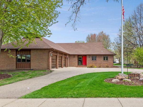 20914 Jacquard Avenue, Lakeville, MN 55044
