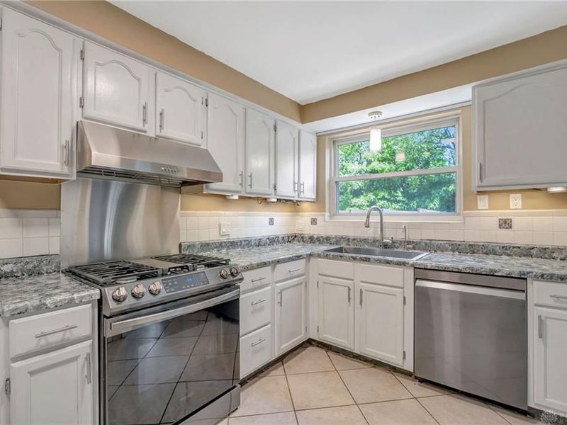 5530 Fairwood Road, Green Township, OH 45239 Photo 19