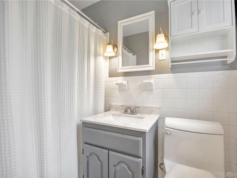 5530 Fairwood Road, Green Township, OH 45239 Photo 3