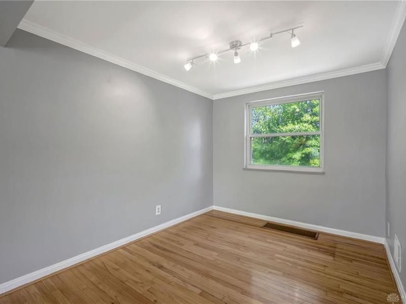 5530 Fairwood Road, Green Township, OH 45239 Photo 9