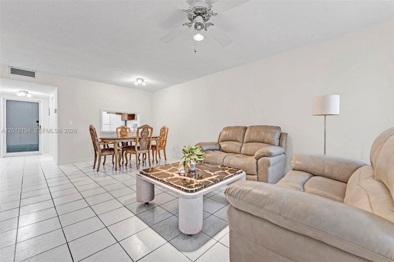 330 SE 2nd St, Unit 103G, Hallandale Beach, FL 33009 Photo