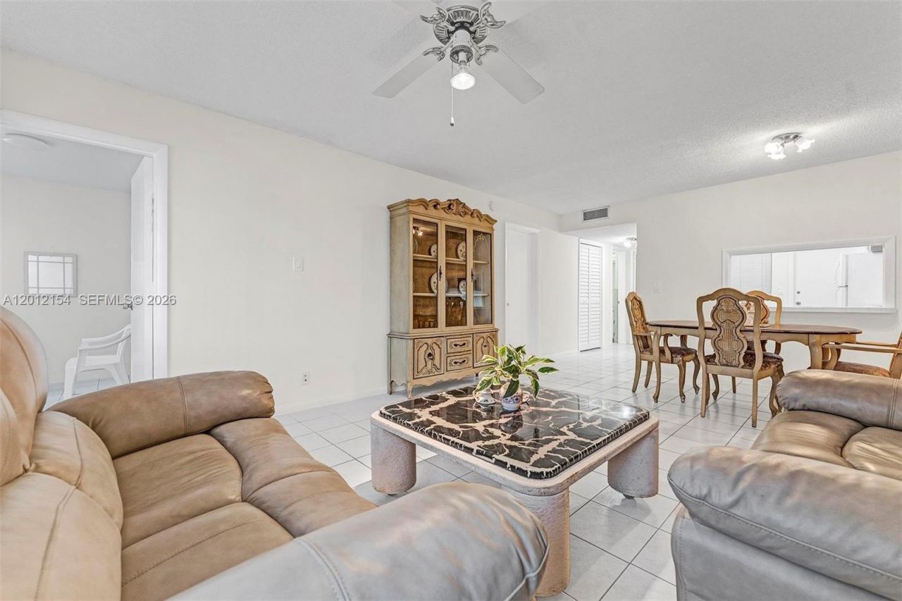 330 SE 2nd St, Unit 103G, Hallandale Beach, FL 33009 Photo