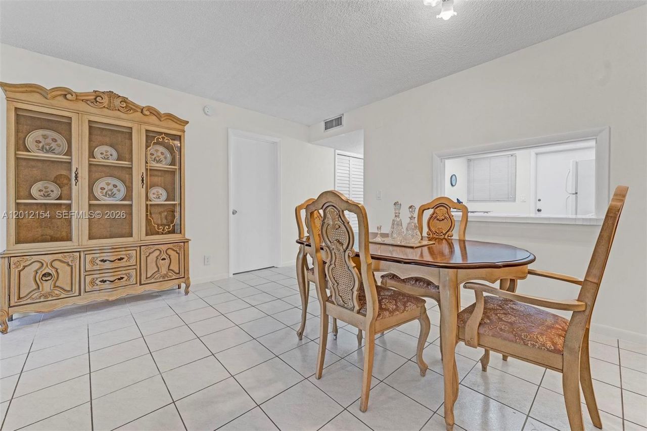 330 SE 2nd St, Unit 103G, Hallandale Beach, FL 33009 Photo