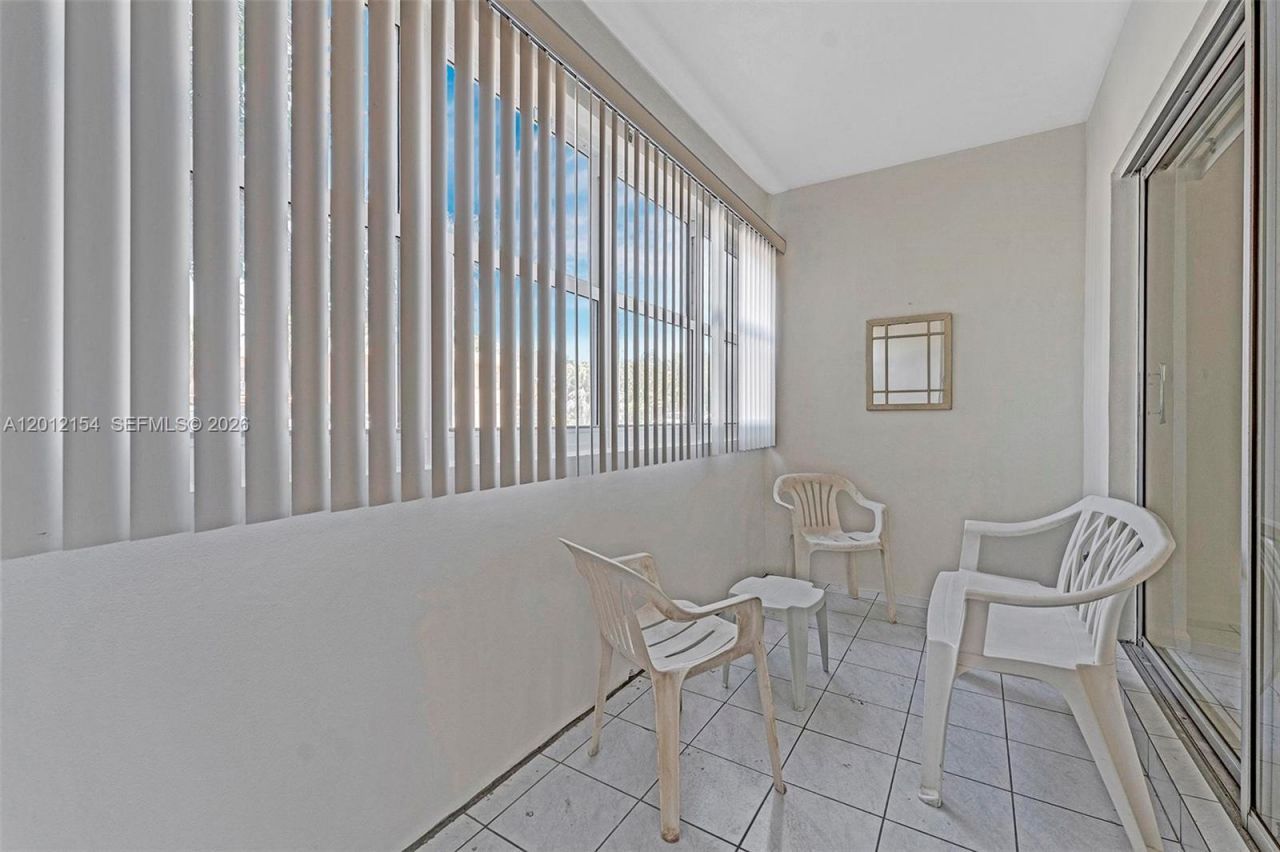 330 SE 2nd St, Unit 103G, Hallandale Beach, FL 33009 Photo