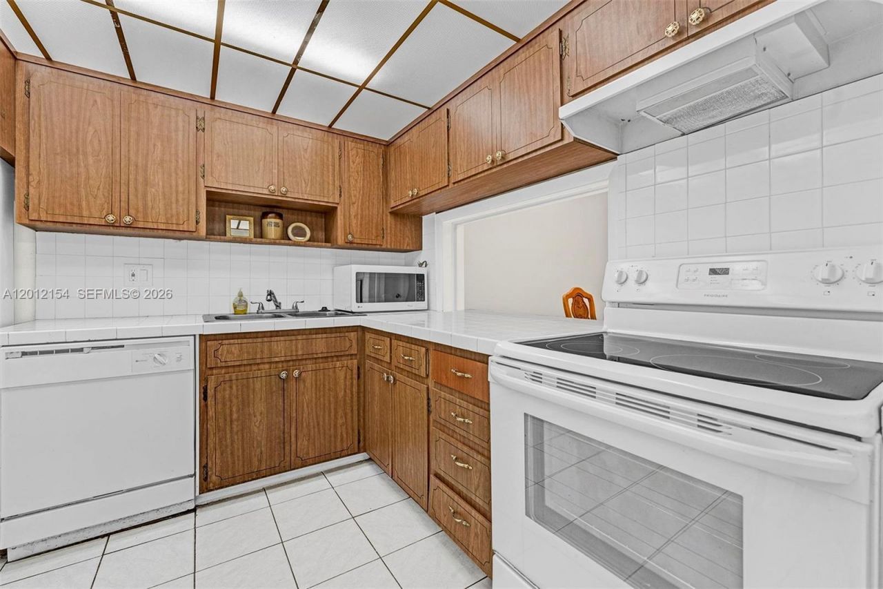 330 SE 2nd St, Unit 103G, Hallandale Beach, FL 33009 Photo