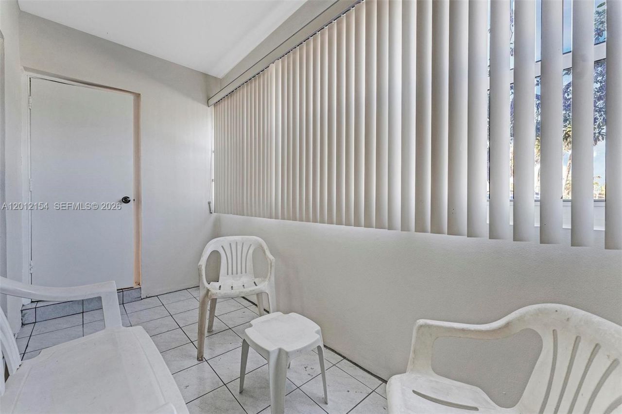 330 SE 2nd St, Unit 103G, Hallandale Beach, FL 33009 Photo