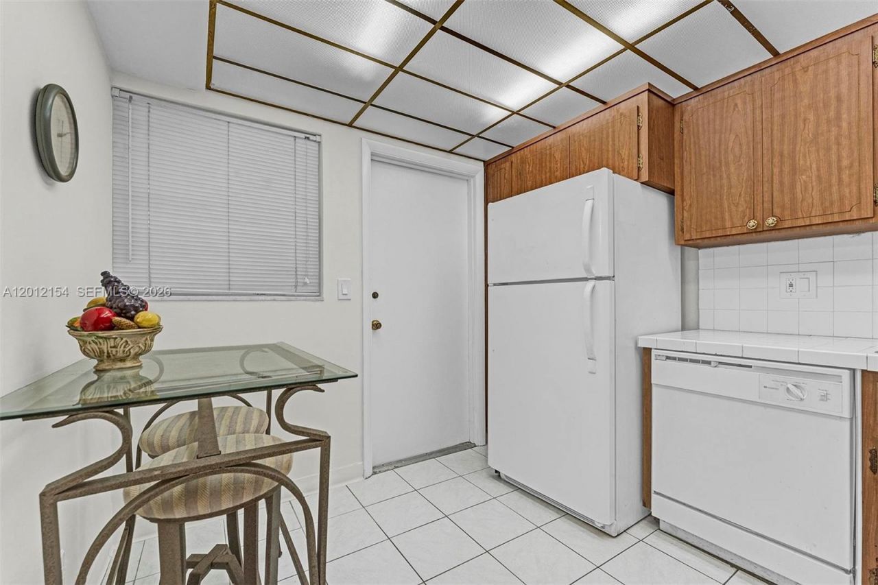 330 SE 2nd St, Unit 103G, Hallandale Beach, FL 33009 Photo
