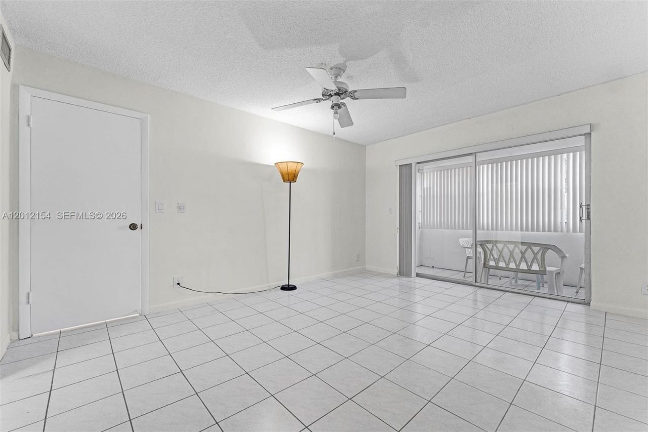 330 SE 2nd St, Unit 103G, Hallandale Beach, FL 33009 Photo