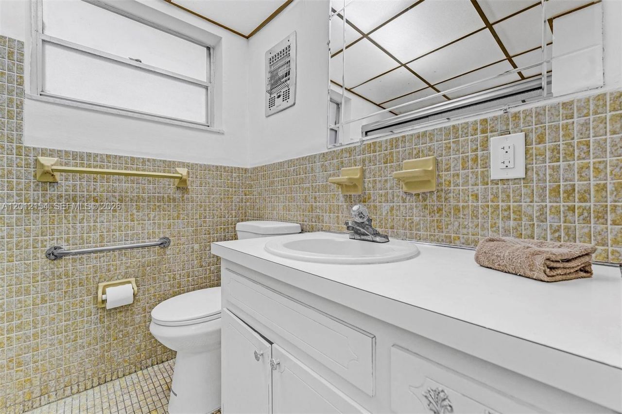 330 SE 2nd St, Unit 103G, Hallandale Beach, FL 33009 Photo