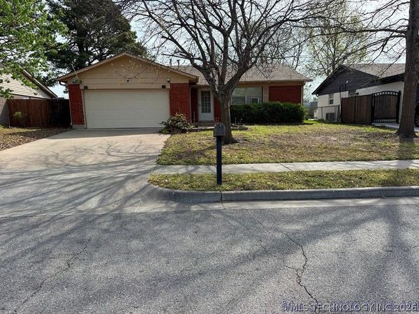 3129 S 124th East Avenue , Tulsa, OK 74146