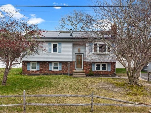 51 Hideaway Ln, Wareham, MA 02538